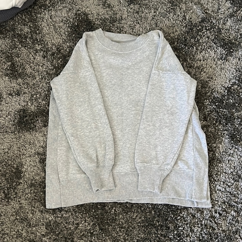 Grey sweatshirt